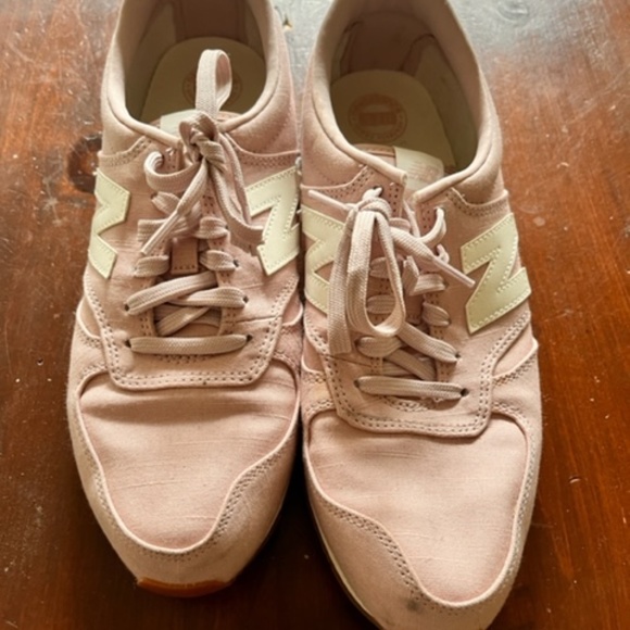 New Balance 420 pink sneakers size 10 - Picture 2 of 7